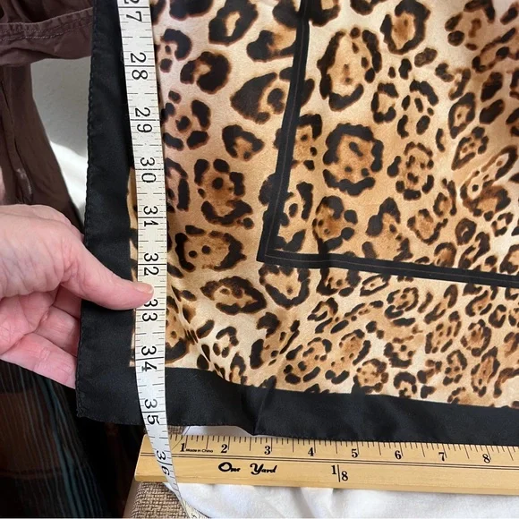 Big Leopard Silky Scarf-no label- machine edge-32"x35" sm flaw see pic - Picture 2 of 8